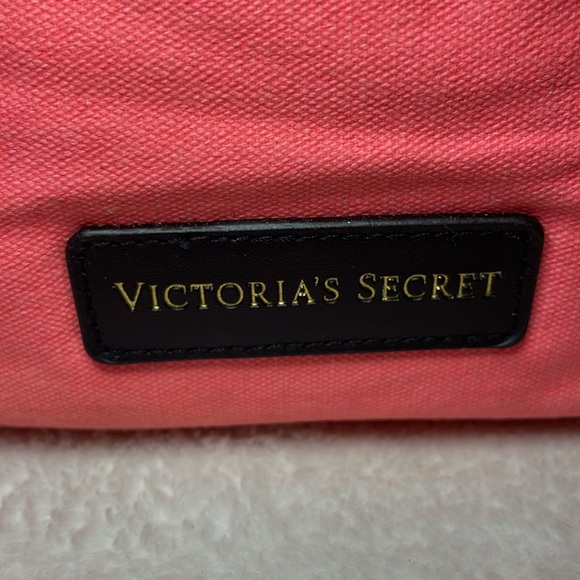 NWT Victoria's Secret Coral Pink Intimates Travel Bag - Picture 4 of 12